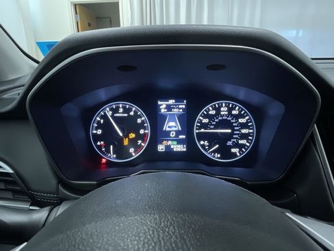 Used 2025 Subaru Outback Limited image 18