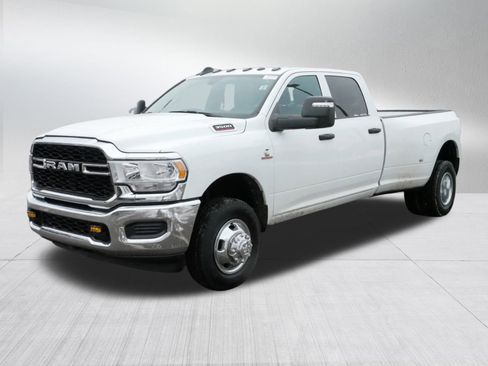 Used 2024 RAM 3500 Tradesman w/ Chrome Appearance Group image 3