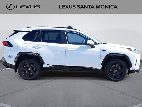 Used 2021 Toyota RAV4 SE w/ Weather & Moonroof Package AWD/4WD image 4