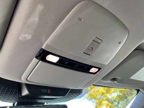 Used 2023 Nissan Ariya AWD image 20