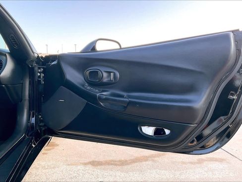 Used 1999 Chevrolet Corvette Convertible w/ Memory Pkg image 19