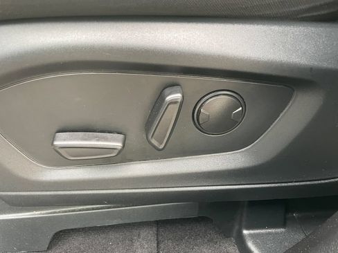 Certified 2023 Ford Explorer XLT AWD/4WD image 22