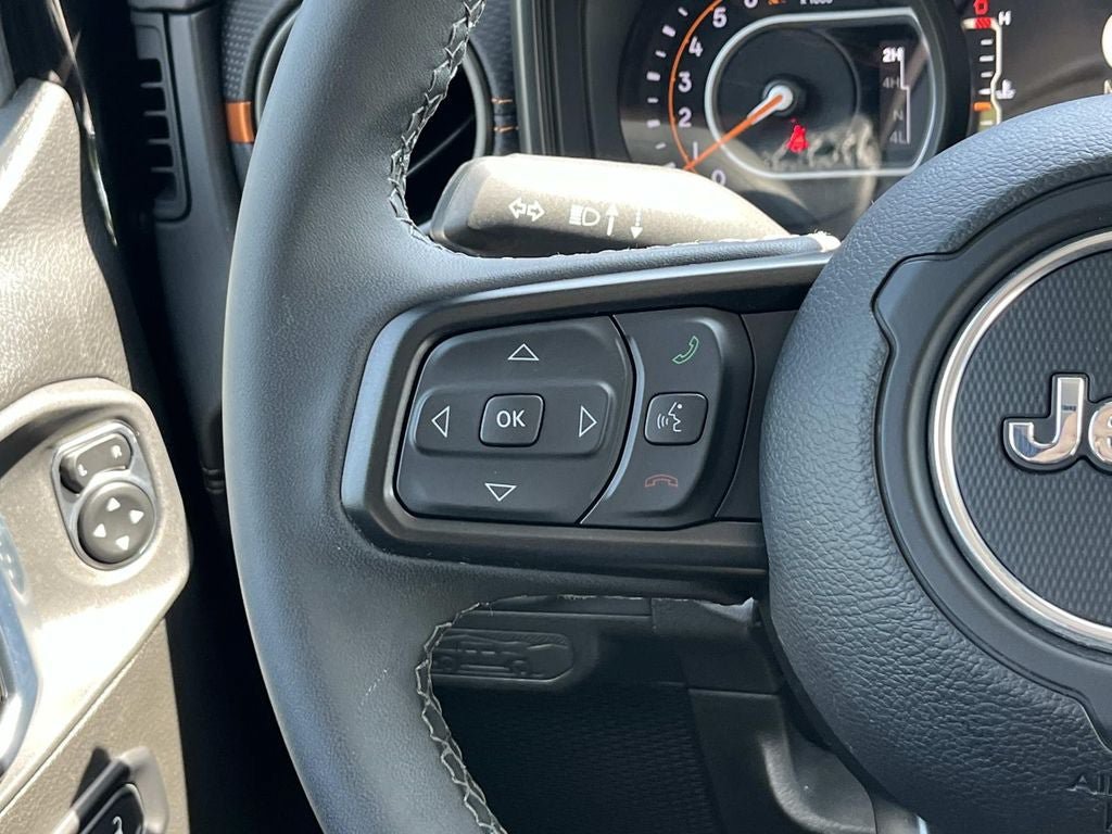 Used 2026 Jeep Gladiator Mojave AWD/4WD image 17