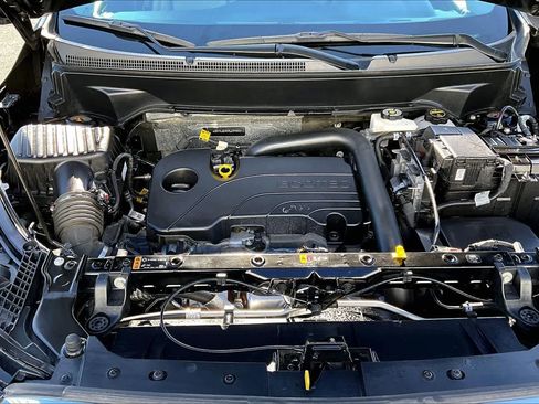 Used 2024 GMC Terrain SLT image 9