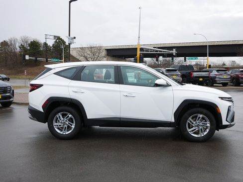 Used 2026 Hyundai Tucson SE image 8