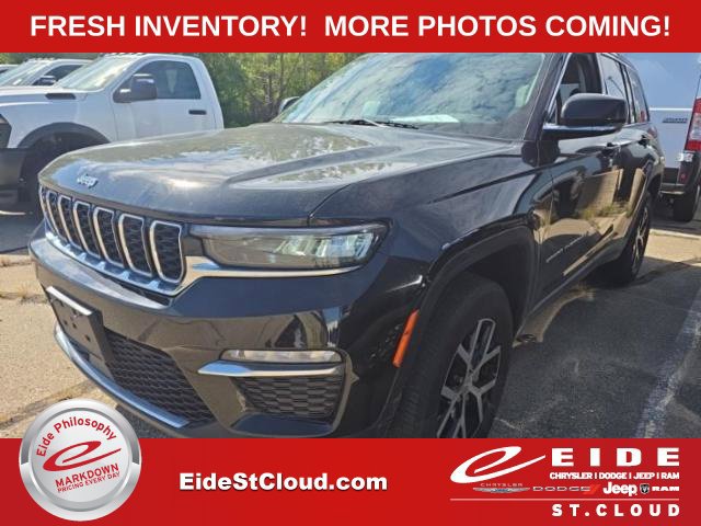 Used 2023 Jeep Grand Cherokee Limited AWD/4WD image 1