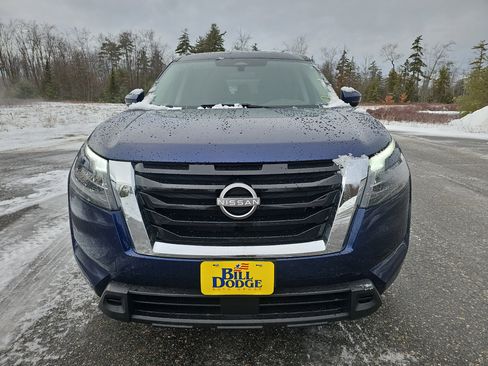 Certified 2025 Nissan Pathfinder SV image 2