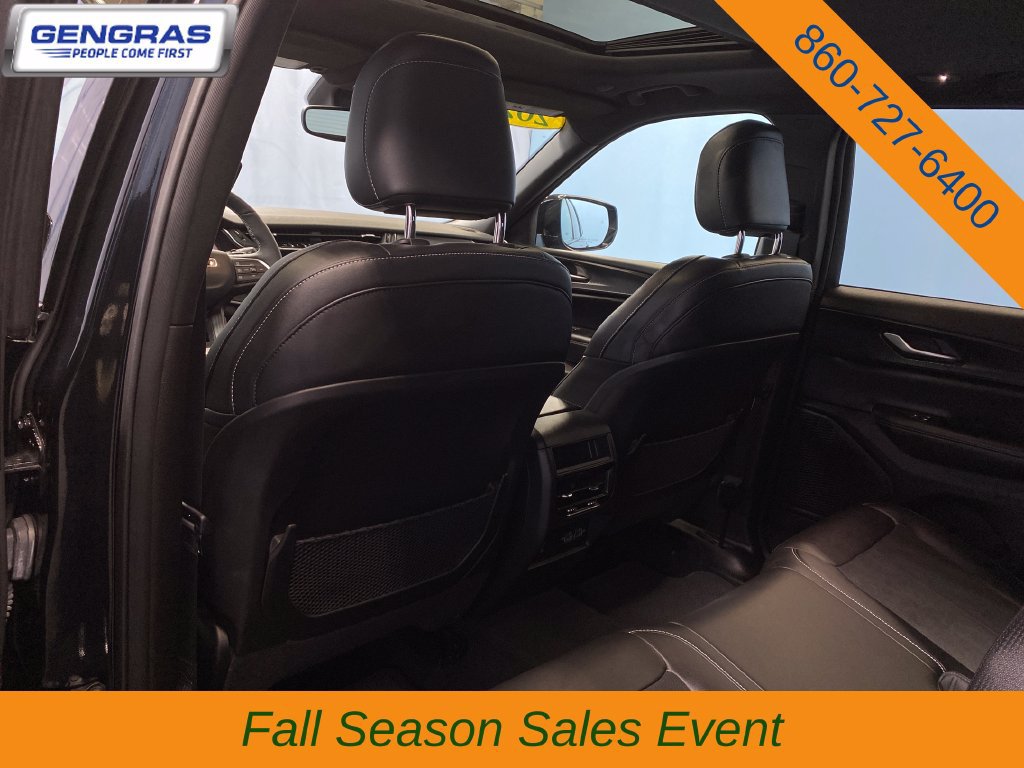 Used 2023 Jeep Grand Cherokee Altitude AWD/4WD image 29