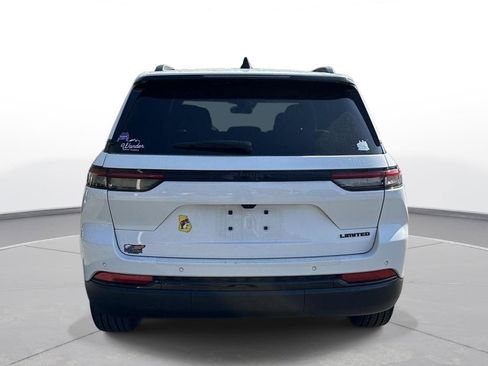 Used 2025 Jeep Grand Cherokee Limited w/ Black Appearance Package image 7