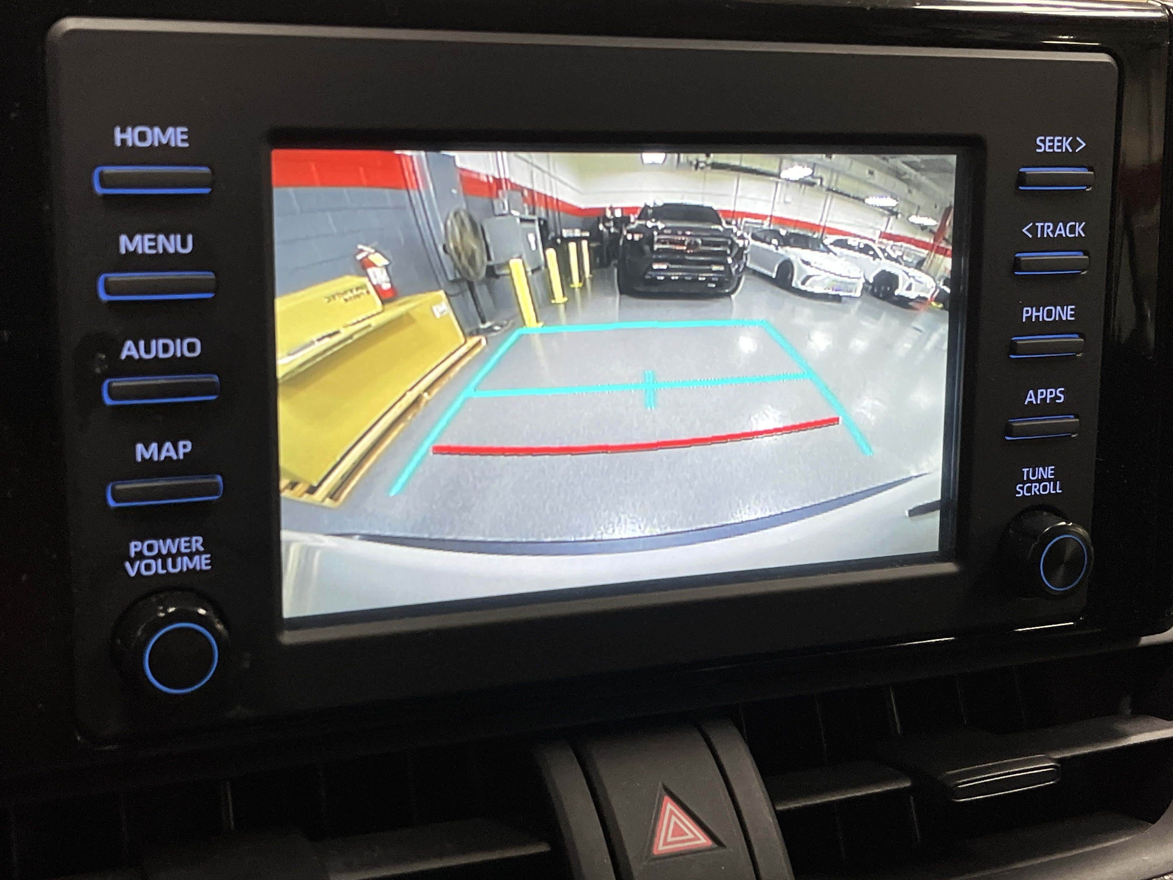 Used 2019 Toyota RAV4 LE w/ Carpet Mat Package FWD image 10