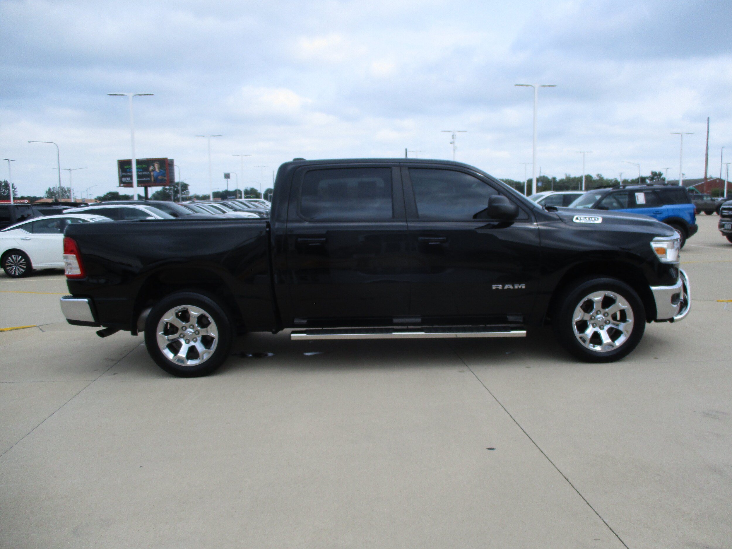 Used 2022 RAM 1500 Big Horn AWD/4WD image 9