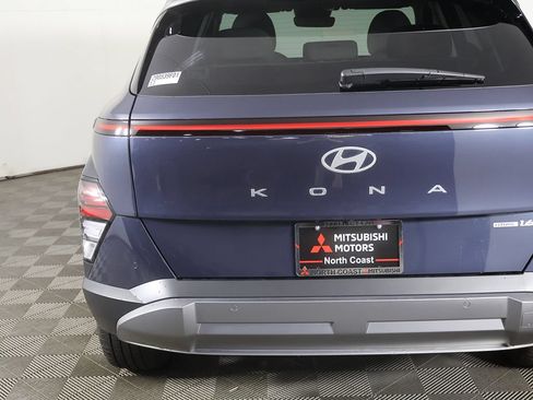 Used 2025 Hyundai Kona Limited AWD/4WD image 18
