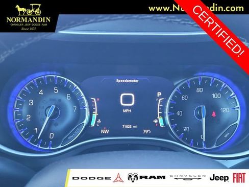 Certified 2024 Chrysler Pacifica Touring-L FWD image 8