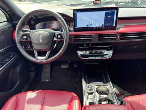 Certified 2025 Lincoln Corsair Reserve AWD/4WD image 28