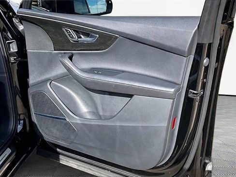 Used 2023 Audi Q7 3.0T Premium Plus image 19