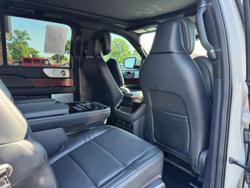 Used 2024 Lincoln Navigator Reserve AWD/4WD image 16