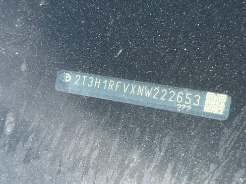 Used 2022 Toyota RAV4 LE FWD image 23