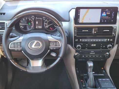 Used 2023 Lexus GX 460 Luxury w/ Accessory Package AWD/4WD image 8