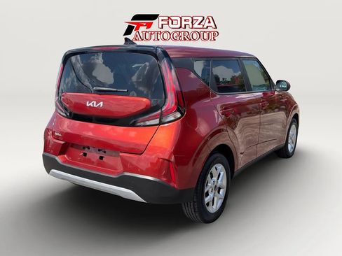 Used 2023 Kia Soul LX w/ Option Group 015 FWD image 4