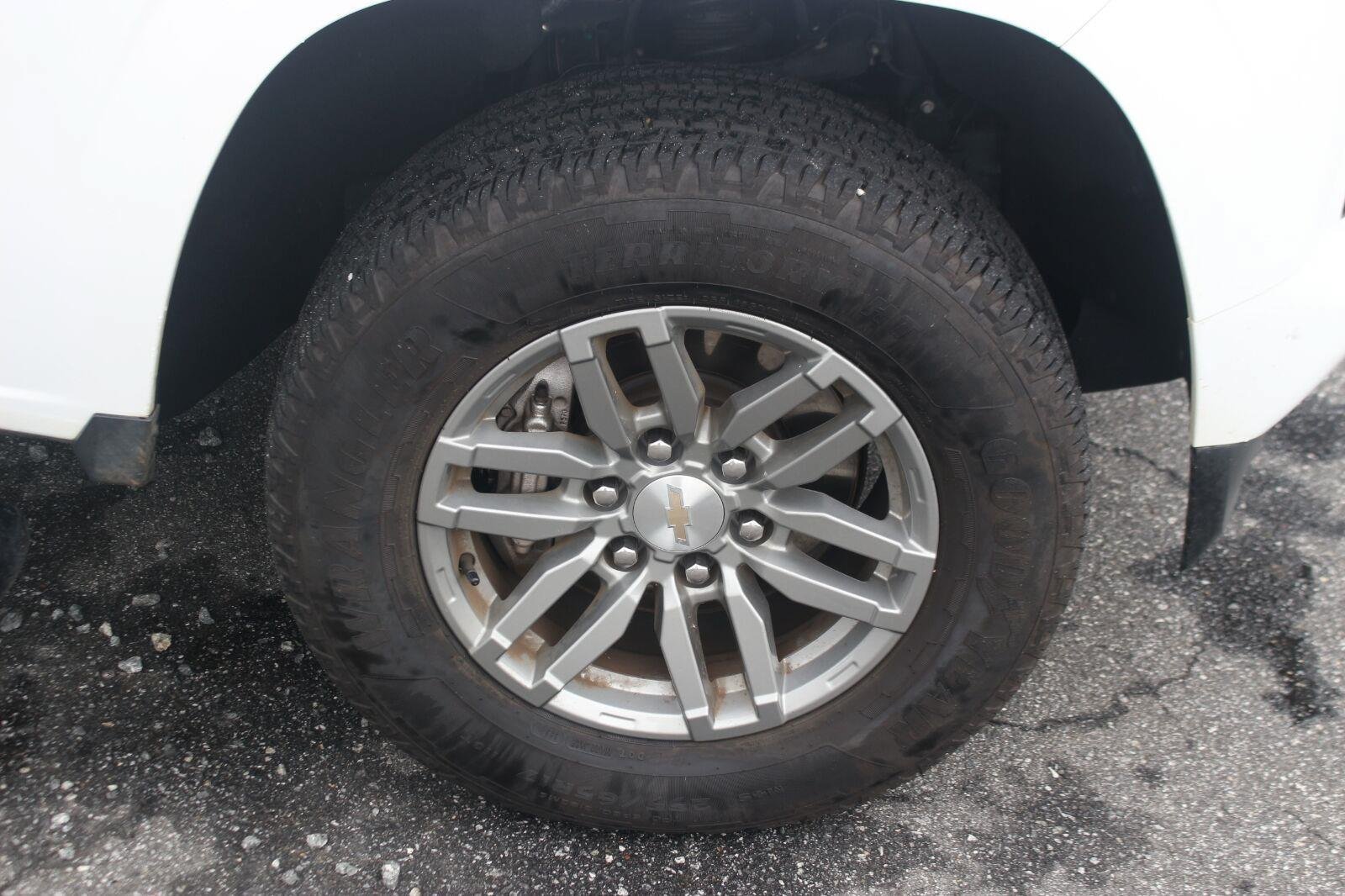 Used 2024 Chevrolet Colorado LT AWD/4WD image 35