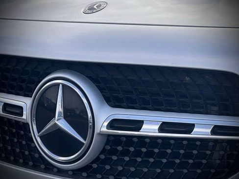 Used 2022 Mercedes-Benz GLA 250 4MATIC w/ Premium Package Lite image 4