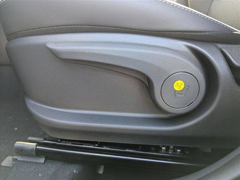 New 2026 Hyundai Venue SEL FWD image 11