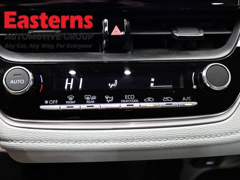 Used 2025 Toyota Corolla SE FWD image 19