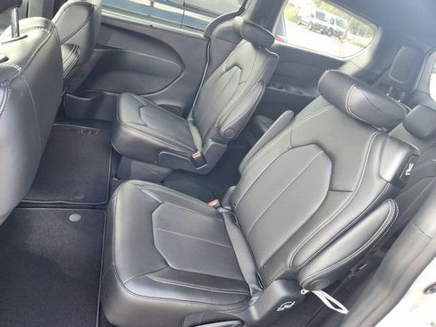 New 2026 Chrysler Pacifica Select w/ S Appearance Package image 8