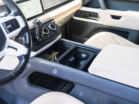 Used 2023 Land Rover Defender 110 S image 36