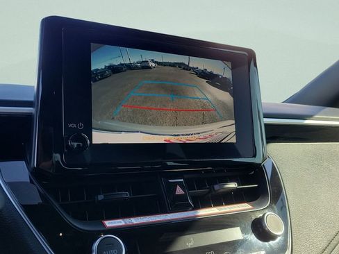 Used 2025 Toyota Corolla SE image 17