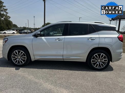 Certified 2022 GMC Terrain Denali w/ LPO, Roadside Safety Package AWD/4WD image 7