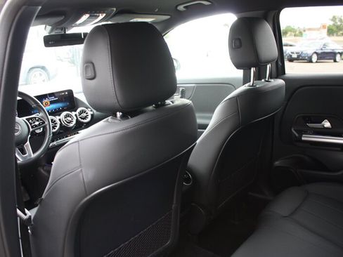 Used 2023 Mercedes-Benz GLA 250 w/ Premium Package image 20