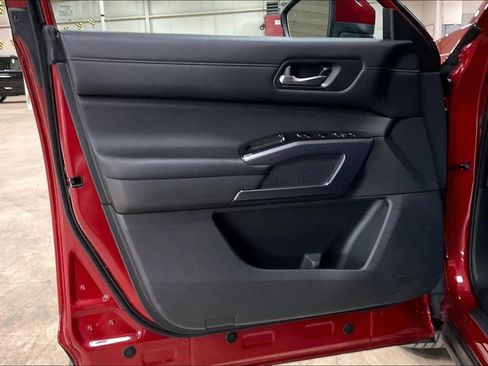 Used 2023 Nissan Pathfinder SL AWD/4WD image 21