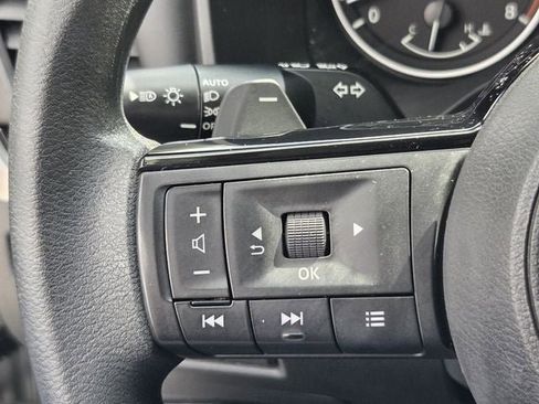 Used 2023 Nissan Rogue SV FWD image 28
