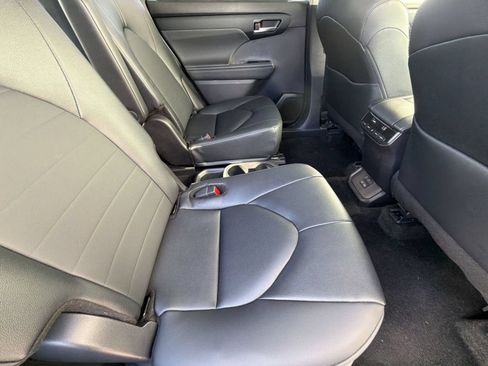 Used 2026 Toyota Highlander XLE AWD/4WD image 33