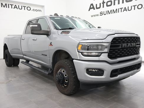 Used 2024 RAM 3500 Big Horn w/ Night Edition AWD/4WD image 2