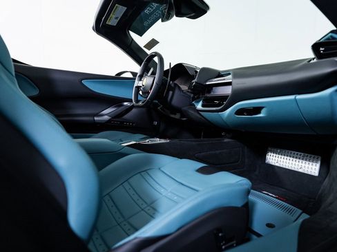 Used 2025 Ferrari SF90 Spider image 25