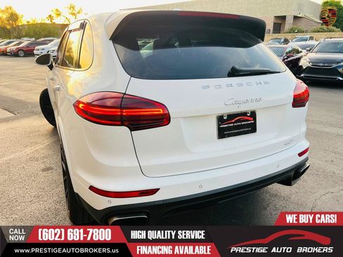 Used 2017 Porsche Cayenne Platinum Edition AWD/4WD image 9