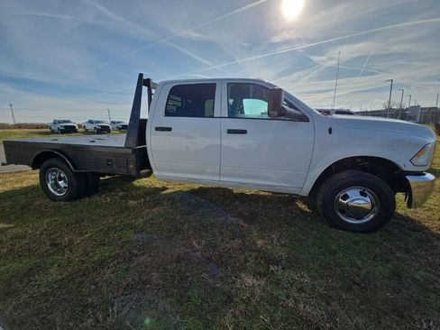 Used 2016 RAM 3500 Tradesman w/ Chrome Appearance Group image 4