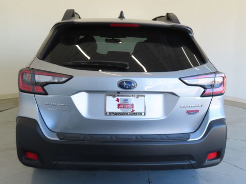 Certified 2025 Subaru Outback Premium image 6