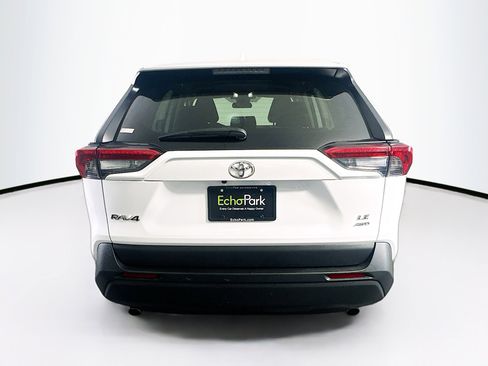 Used 2024 Toyota RAV4 LE image 7