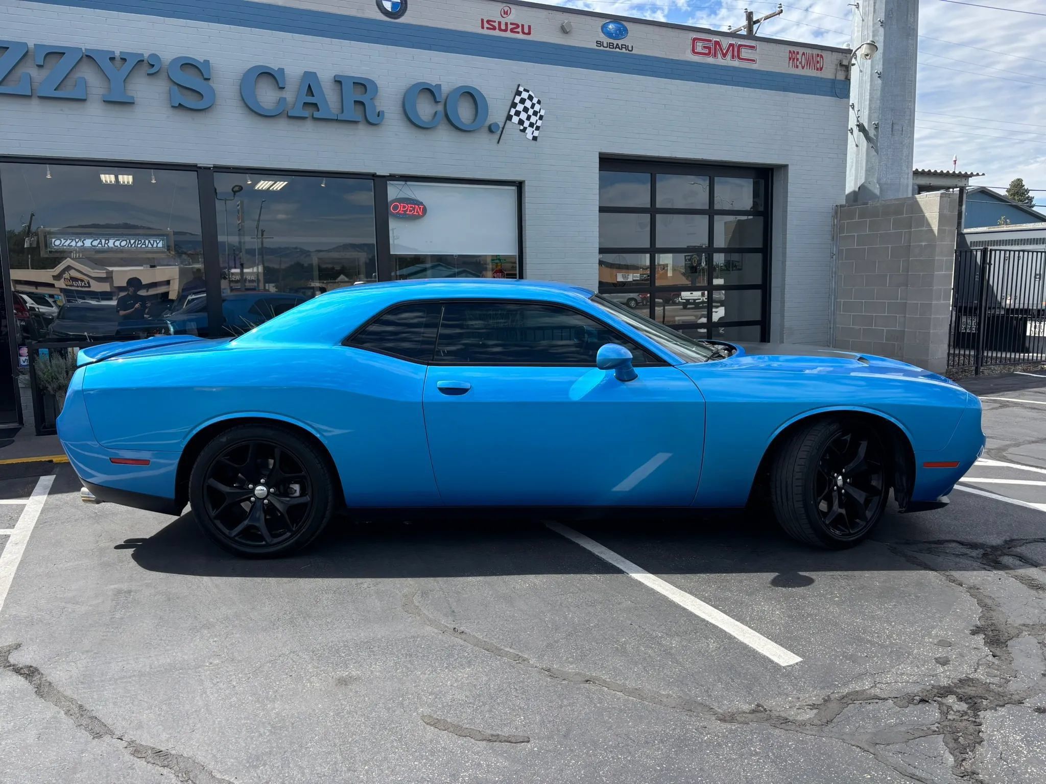 Used 2015 Dodge Challenger R/T w/ Quick Order Package 28B R/T RWD image 2