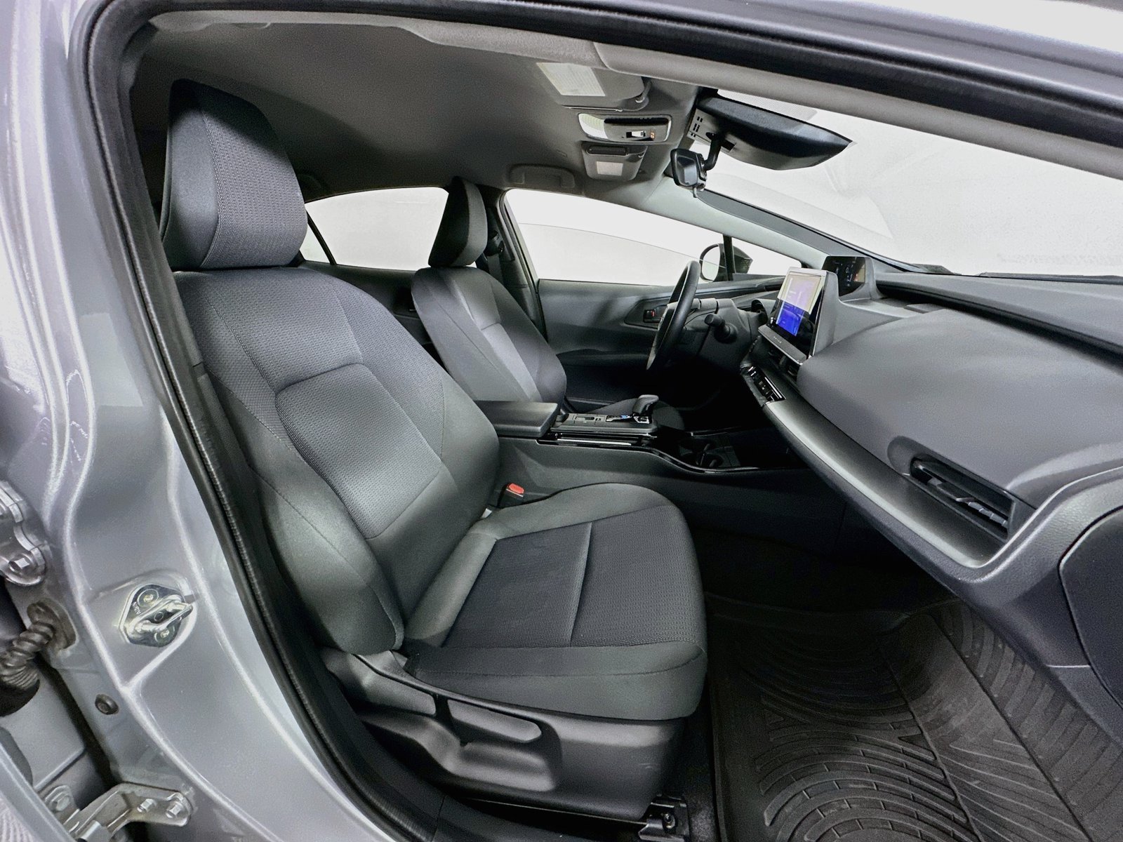 Certified 2025 Toyota Prius LE AWD/4WD image 26