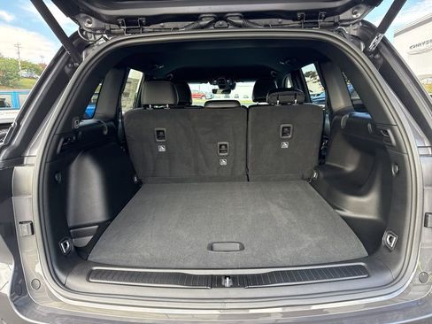 New 2025 Jeep Grand Cherokee Altitude image 11