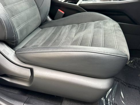 Used 2023 Mitsubishi Outlander 4WD Plug-In Hybrid image 24