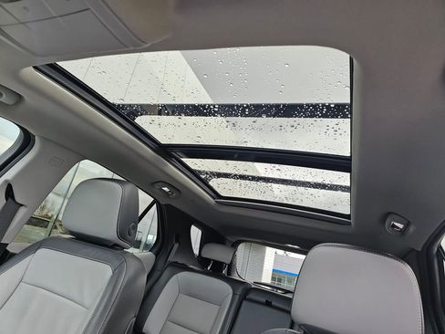 Used 2018 Chevrolet Equinox Premier AWD/4WD image 22