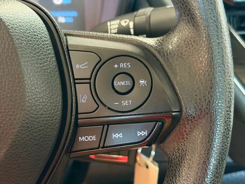 Used 2022 Toyota Corolla LE FWD image 29
