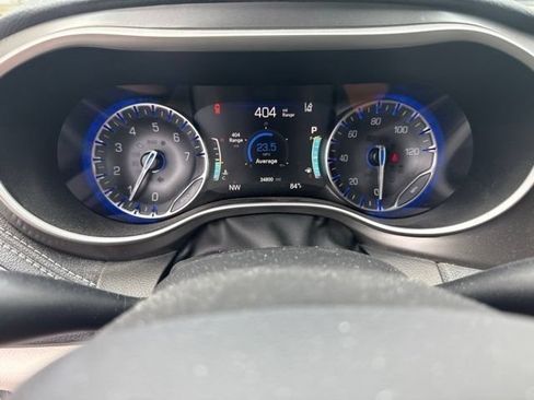 Used 2023 Chrysler Pacifica Touring-L AWD/4WD image 36