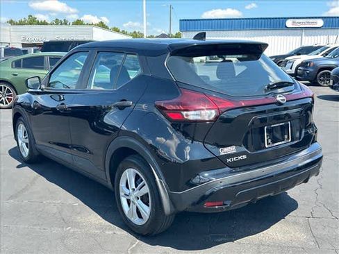 Used 2022 Nissan Kicks S FWD image 6