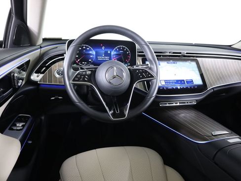 Used 2025 Mercedes-Benz E 450 4MATIC Sedan image 29